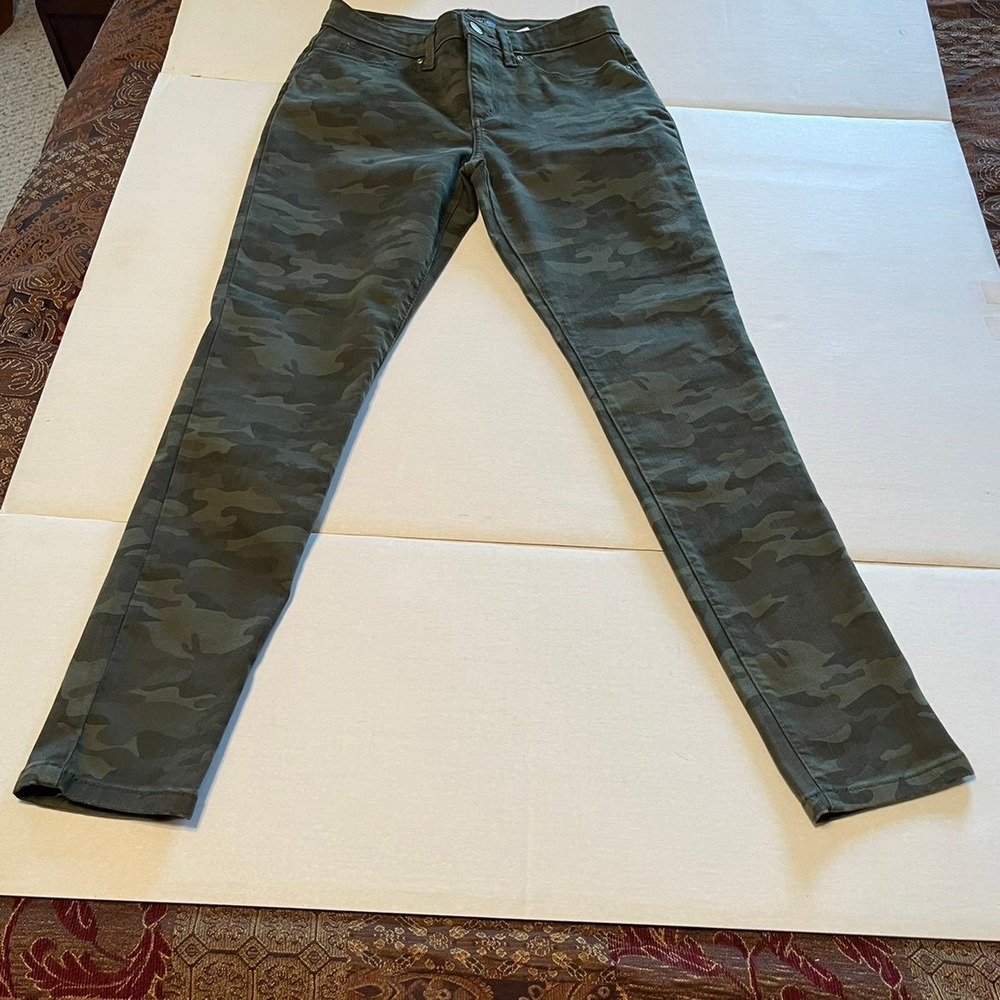 Lee Camoflage Jeans Slim fit skinny leg mid rise sculpting Size 6 medium Womens